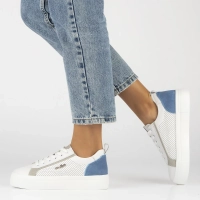 Bílá a modrá kožené sneakersy Filippo DP6040/24 BL GR