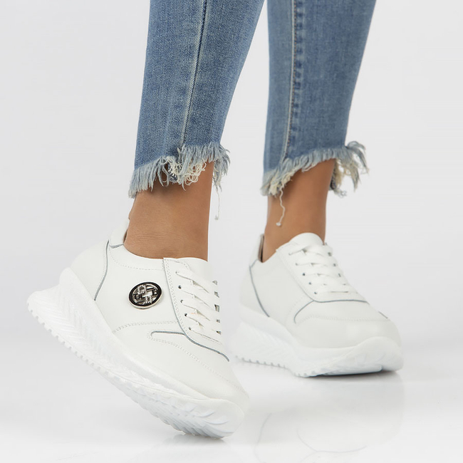 Bílé kožené sneakersy Filippo DP3547/22 WH
