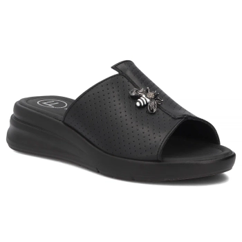 Černé kožené pantofle Filippo DK7644/26 BK