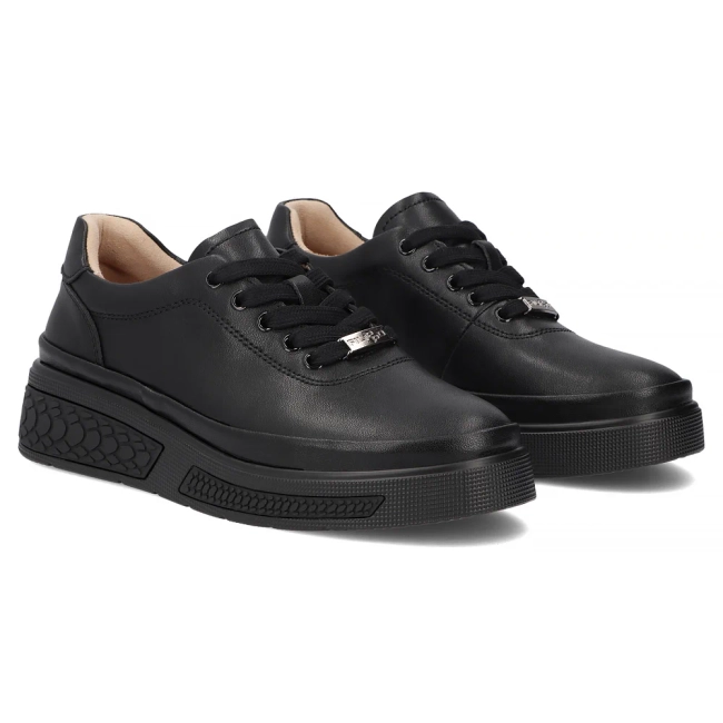 Černé kožené polobotky na klínku Filippo DP8326/26 BK
