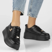 Černé kožené sneakersy Filippo DP6246/25 BK