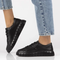Černé kožené sneakersy Filippo DP4670/25 BK