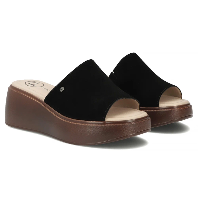 Černé kožené pantofle Filippo DK7798/26 BK