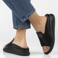 Černé kožené pantofle Filippo DK7758/26 BK