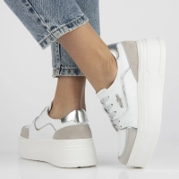 Bílé kožené sneakersy Filippo DP6805/25 WH
