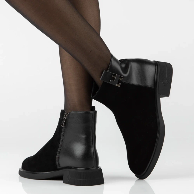Černé kožené kotníkové boty Filippo DBT8249/26 BK