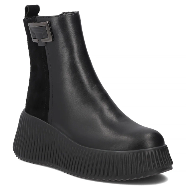 Černé kožené kotníkové boty na platformě Filippo DBT7268/26 BK