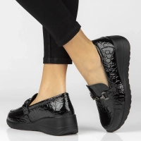 Černé kožené polobotky na klínku Filippo DP8101/26 BK